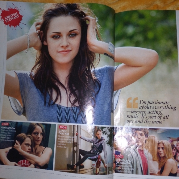 New Moon Special edition Magazine - Picture 2 of 3